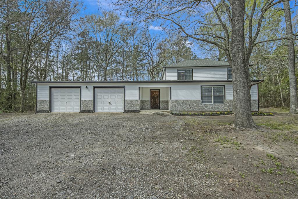 2 Acre Wooded Sanctuary: Upgraded Home Near Community
